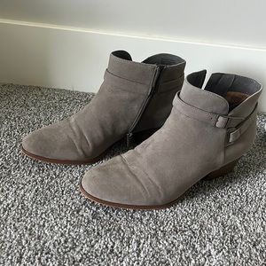 Mushroom colored, memory foam, ankle booties